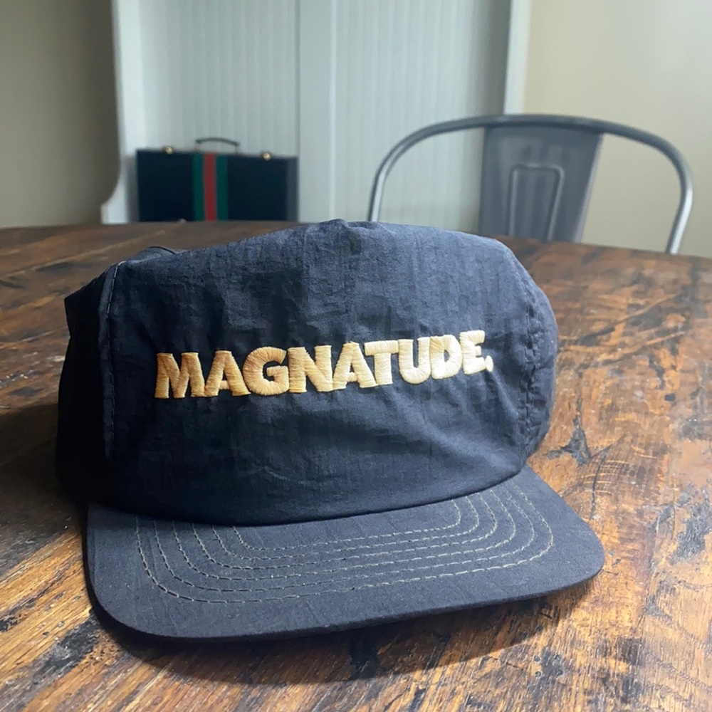 Vintage Magnatude SnapBack hat